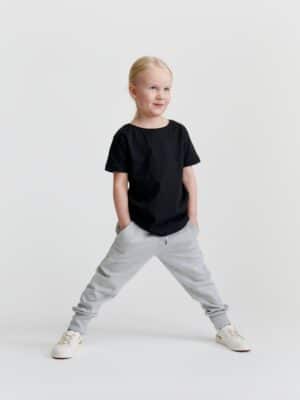 KDSWP_92_purewaste_lasten_collegehousut_harmaa_001