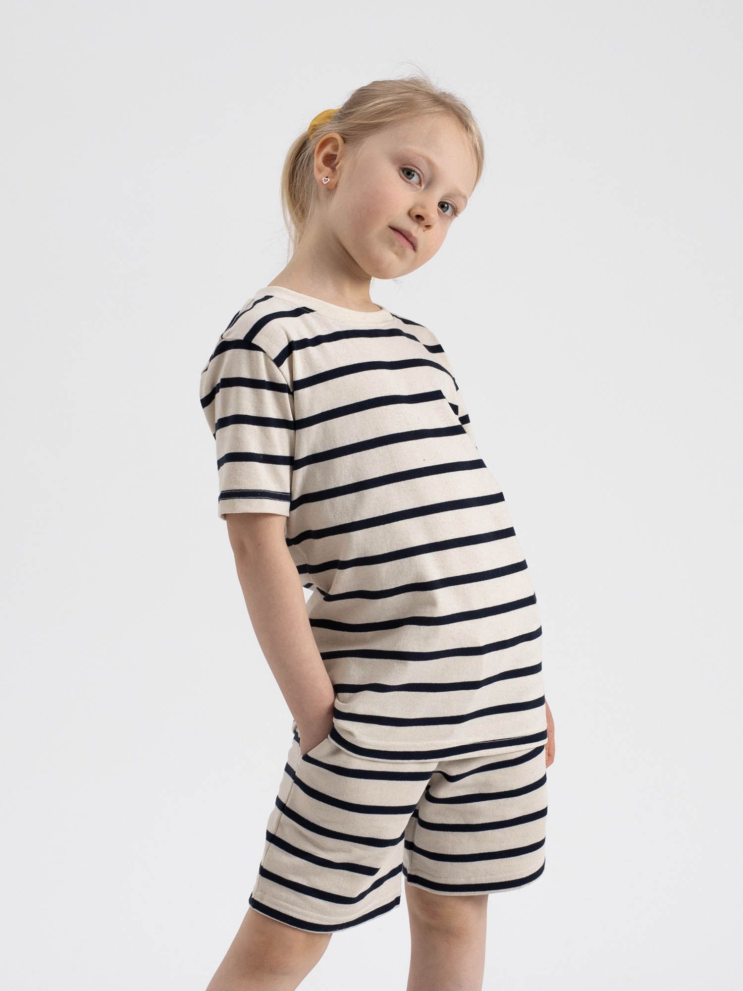 KDTS2S_68_lasten_raidallinen_t_paita_001