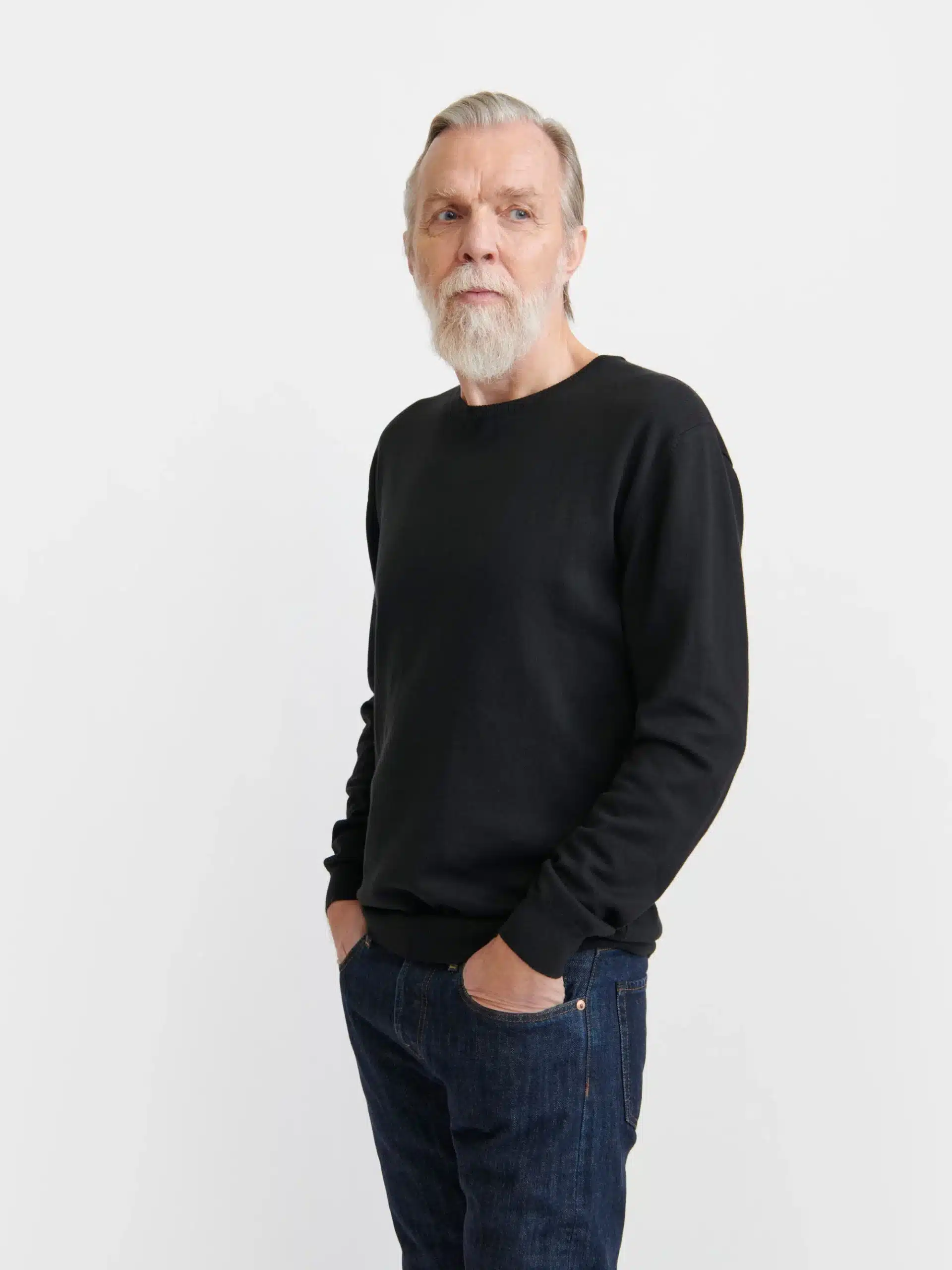 KMB_99_purewaste_unisex_neule_musta_001