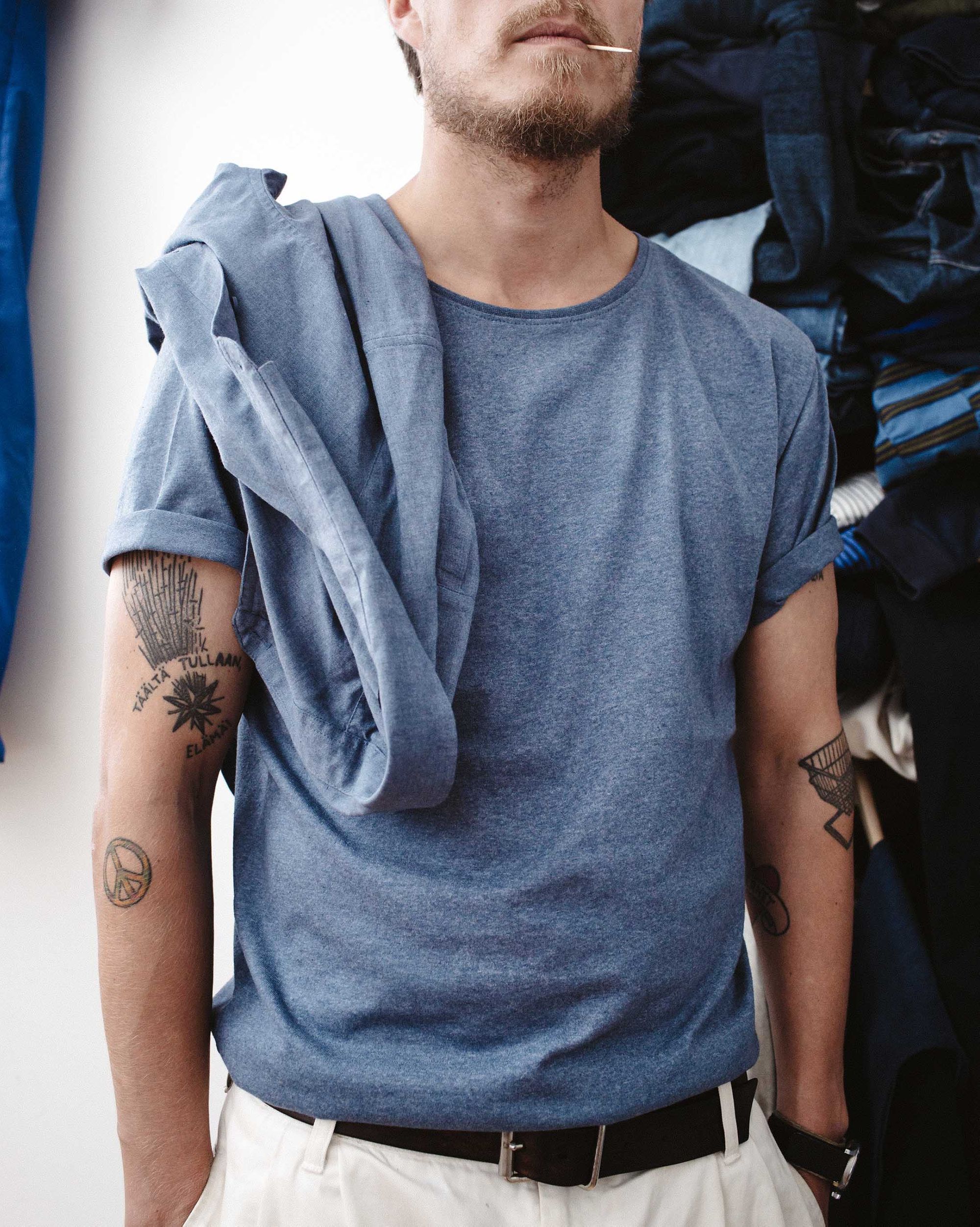 ptsmb_63_purewaste_miesten_postwaste-tpaita_sininen_003_1