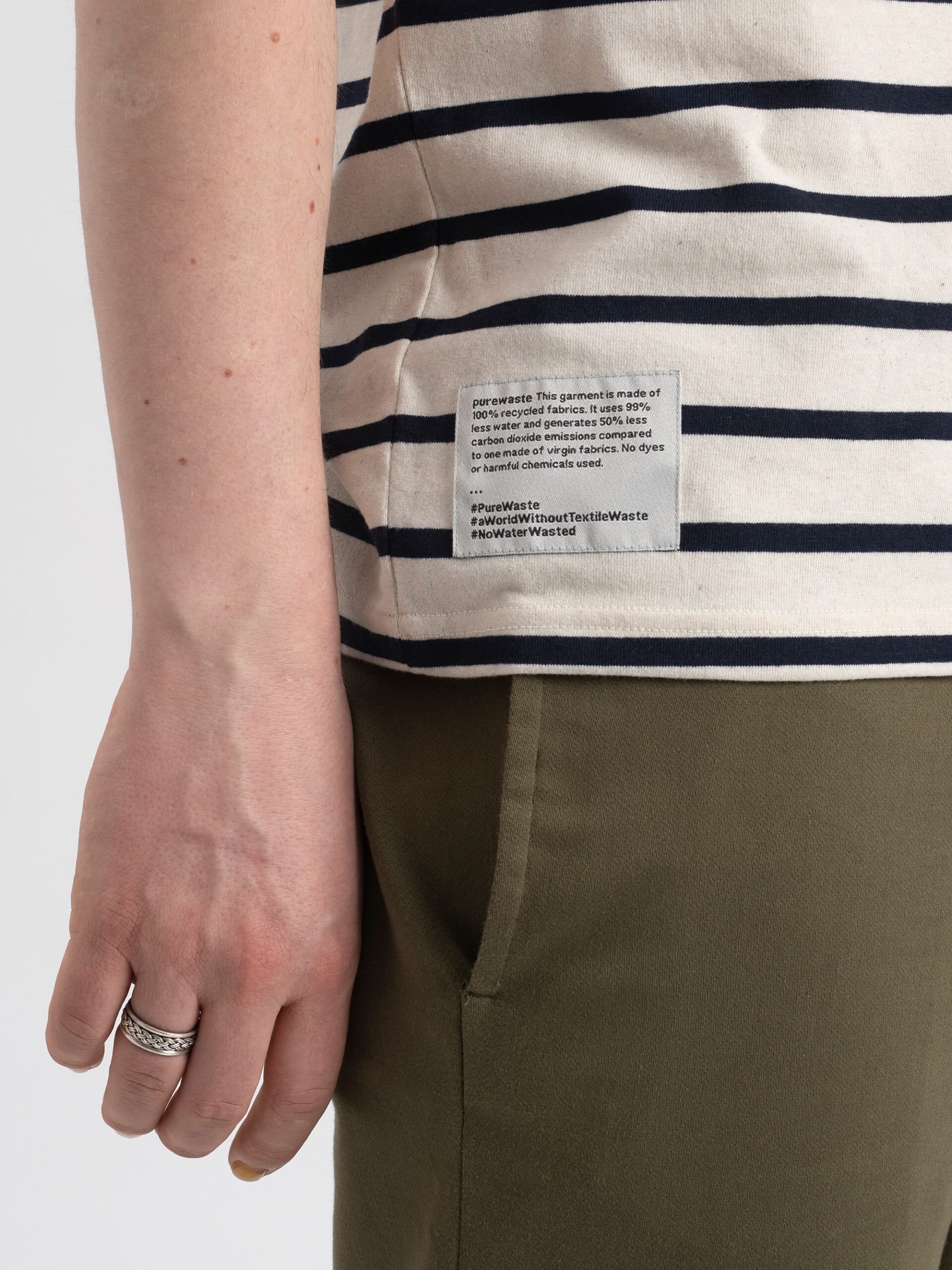 TSOS_68_pure_waste_raidallinen_loose_fit_t_paita_003